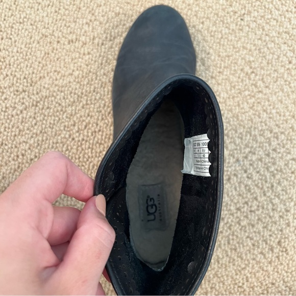 Ugg black ankle boots - Picture 6 of 7